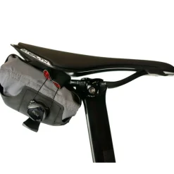 Asymmetrico Seat Roll