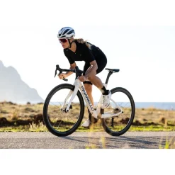 F5 105 Di2 Disc Road Bike
