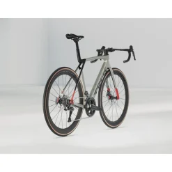 Madone SL 7 Gen 8 Road Bike