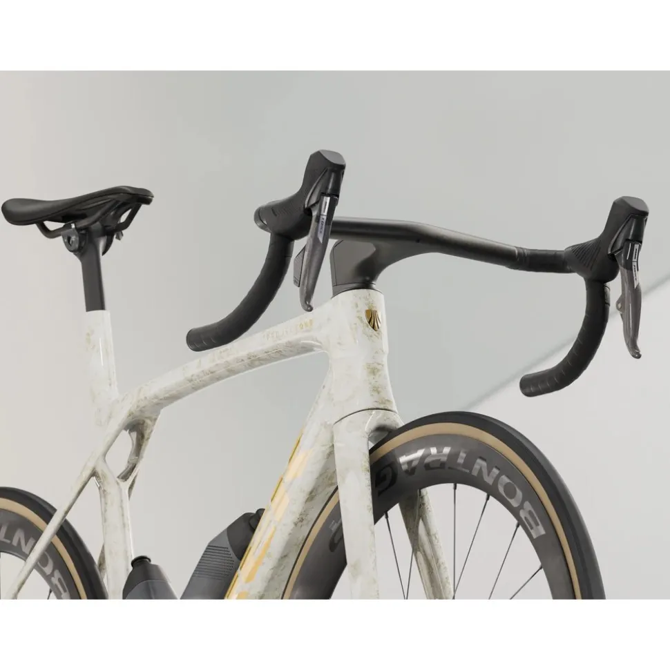 Madone SLR 7 AXS Gen 8 Road Bike