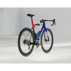Madone SLR 8 AXS Road Bike 2025